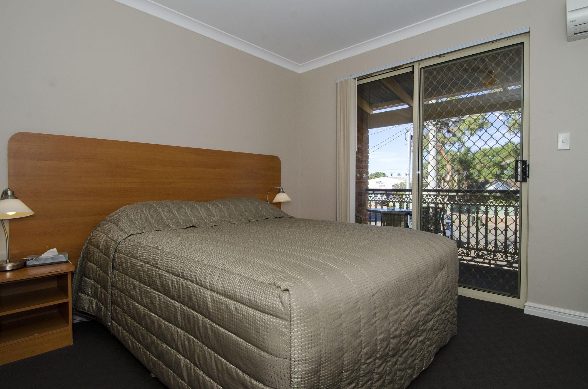 Quality Inn Railway Motel Kalgoorlie Kültér fotó